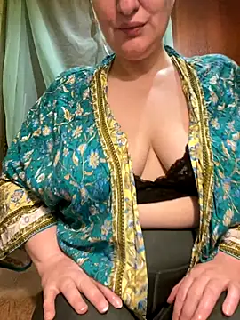 FetishIris online show from October 2025 05:56:01 PM