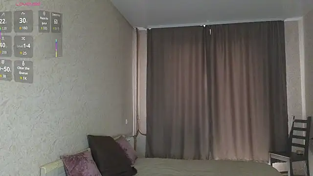 Snapshot of Vi_Luxy chatting on July 2026 04:43:02 AM Vi Luxy online show from July 2026 04:43:02 AM