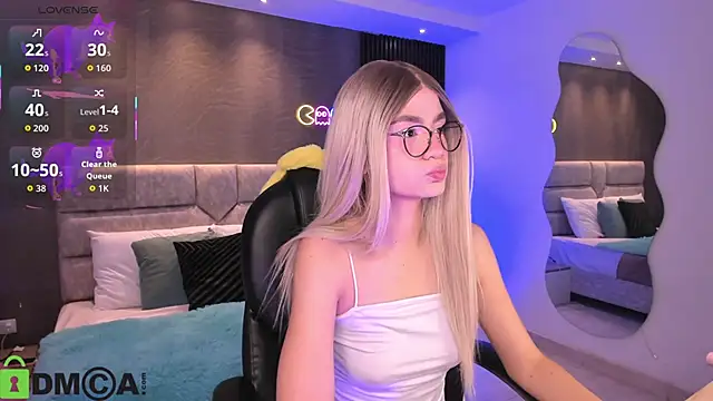 Arinextdoor online show from October 2025 10:12:01 PM