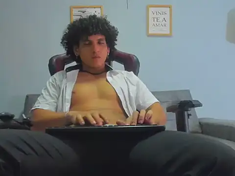 Snapshot of Xfire_boy69 chatting on September 2025 09:36:02 PM Xfire boy69 online show from September 2025 09:36:02 PM
