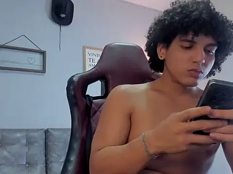 Snapshot of Xfire_boy69 chatting on September 2025 06:53:01 PM Xfire boy69 online show from September 2025 06:53:01 PM