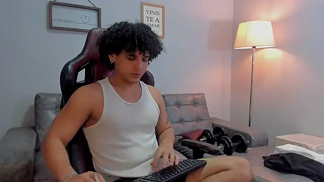 Snapshot of Xfire_boy69 chatting on September 2025 02:33:02 PM Xfire boy69 online show from September 2025 02:33:02 PM