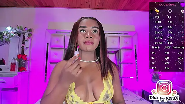 mia peyton online show from February 2026 08:45:02 PM