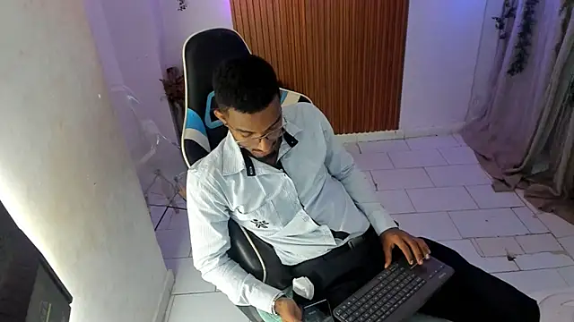 Darwin mayo online show from November 2025 05:13:01 PM