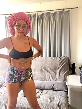 Snapshot of anasasuga chatting on November 2025 04:30:01 PM anasasuga online show from November 2025 04:30:01 PM