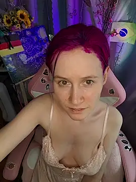 Snapshot of Fuzzy_Unicorn chatting on July 2026 07:05:02 PM Fuzzy Unicorn online show from July 2026 07:05:02 PM