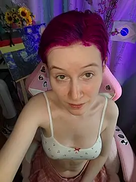 Snapshot of Fuzzy_Unicorn chatting on July 2026 10:52:02 AM Fuzzy Unicorn online show from July 2026 10:52:02 AM
