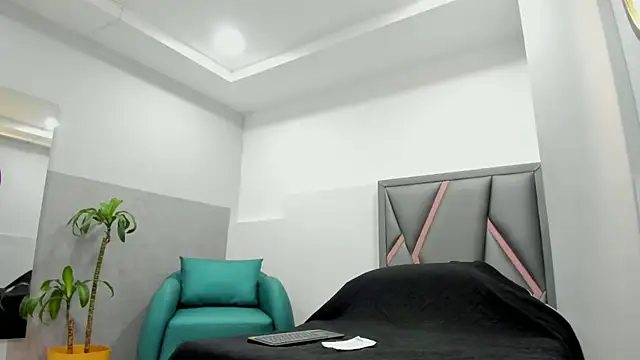 klariz09 online show from October 2025 08:17:01 PM