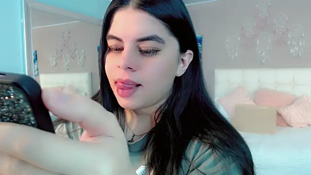 maddissonivanova online show from April 2026 07:10:01 PM