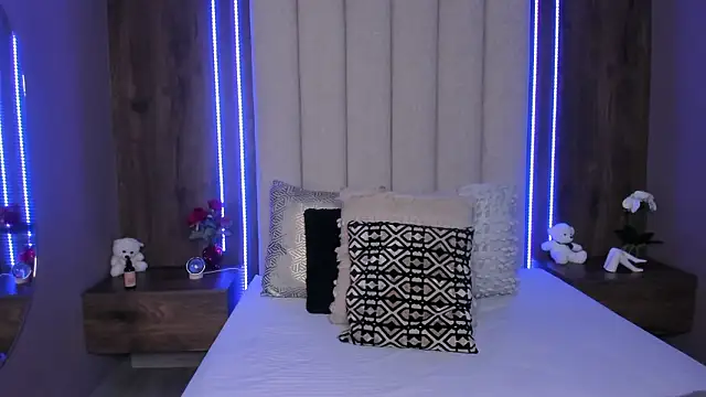 LucySalvatore  online show from March 2026 04:02:01 PM