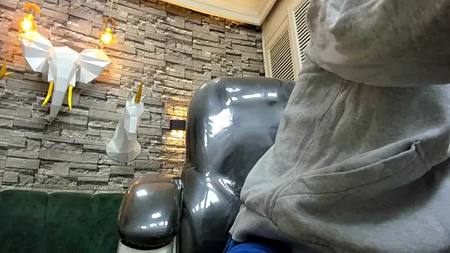 mike whitee online show from October 2025 12:49:01 PM