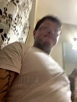 Snapshot of Bwcgoonie chatting on September 2025 12:32:01 PM Bwcgoonie online show from September 2025 12:32:01 PM