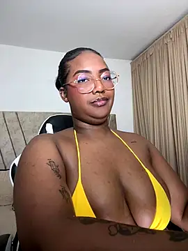 Snapshot of Naomisweett1 chatting on October 2025 11:13:02 PM Naomisweett1 online show from October 2025 11:13:02 PM