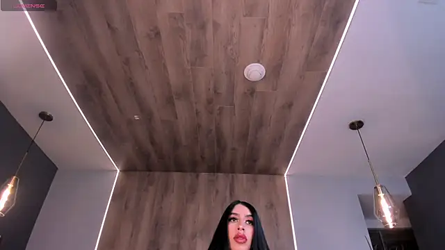 LeahLombardi  online show from October 2025 03:15:01 AM