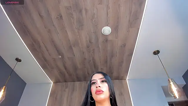 LeahLombardi  online show from November 2025 06:26:02 AM