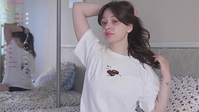 Snapshot of chillgirll chatting on June 2026 05:50:02 AM chillgirll online show from June 2026 05:50:02 AM