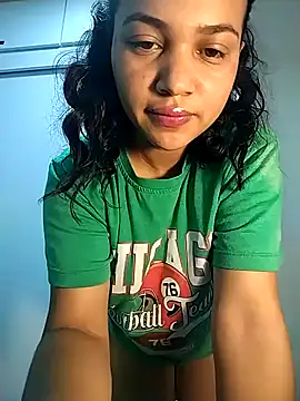 Snapshot of Eimy-04 chatting on May 2026 09:53:02 PM Eimy-04 online show from May 2026 09:53:02 PM