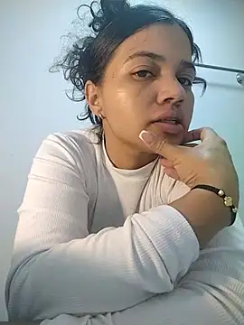 Snapshot of Eimy-04 chatting on May 2026 12:28:02 AM Eimy-04 online show from May 2026 12:28:02 AM