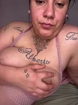 Snapshot of valen1891 chatting on October 2025 12:57:02 PM valen1891 online show from October 2025 12:57:02 PM