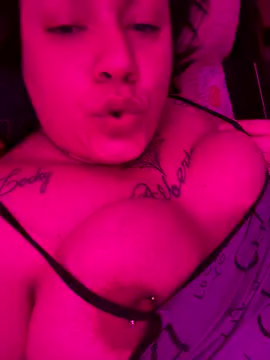 Snapshot of valen1891 chatting on November 2025 03:49:02 AM valen1891 online show from November 2025 03:49:02 AM