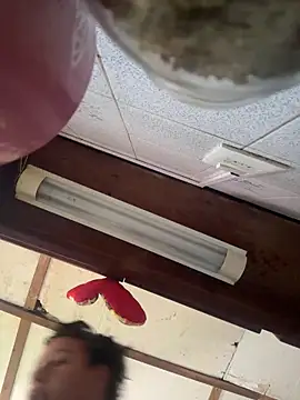 Snapshot of valen1891 chatting on March 2026 05:05:01 PM valen1891 online show from March 2026 05:05:01 PM