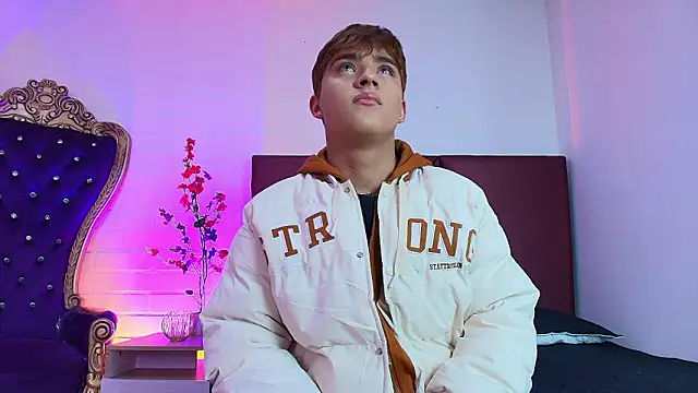 Lucass love online show from March 2026 01:11:01 PM