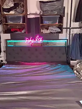 Snapshot of Shy_Ivy chatting on October 2025 09:48:01 PM Shy Ivy online show from October 2025 09:48:01 PM