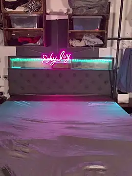 Snapshot of Shy_Ivy chatting on October 2025 09:37:01 PM Shy Ivy online show from October 2025 09:37:01 PM