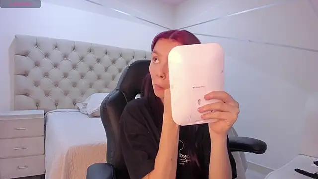 CleoWhite online show from October 2025 07:59:01 PM