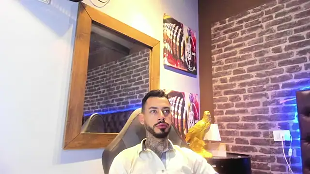 VinzenzRizzo online show from October 2025 04:24:01 AM