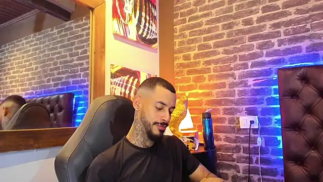 VinzenzRizzo online show from December 2025 04:22:01 AM