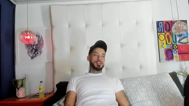 Snapshot of VinzenzRizzo chatting on July 2026 03:25:02 AM VinzenzRizzo online show from July 2026 03:25:02 AM