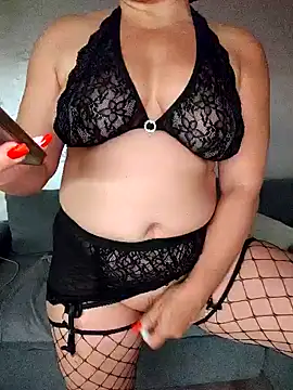 Snapshot of BigAssMom_ chatting on May 2026 08:03:02 PM BigAssMom online show from May 2026 08:03:02 PM
