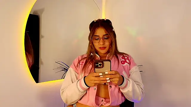 Sophie Janner online show from January 2026 08:18:02 PM