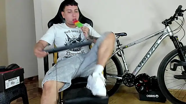 Snapshot of HELLSTAR chatting on October 2025 08:26:02 AM HELLSTAR online show from October 2025 08:26:02 AM