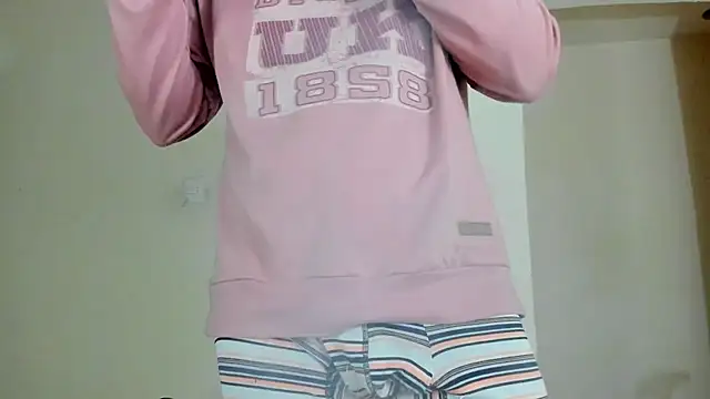 Snapshot of HELLSTAR chatting on November 2025 07:51:01 AM HELLSTAR online show from November 2025 07:51:01 AM