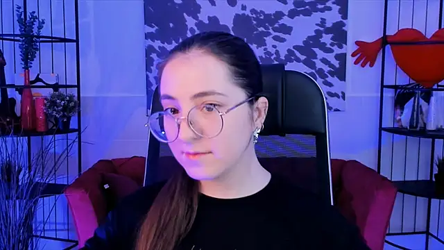 Snapshot of VirtuallVoyant chatting on September 2025 04:16:01 AM VirtuallVoyant online show from September 2025 04:16:01 AM