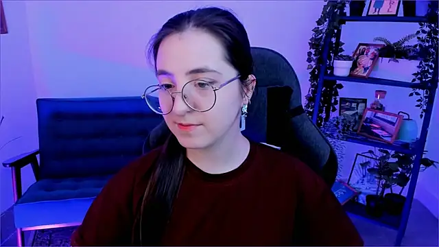 Snapshot of VirtuallVoyant chatting on October 2025 03:25:02 AM VirtuallVoyant online show from October 2025 03:25:02 AM