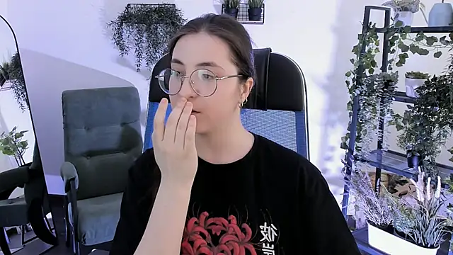 VirtuallVoyant online show from April 2026 07:06:02 AM