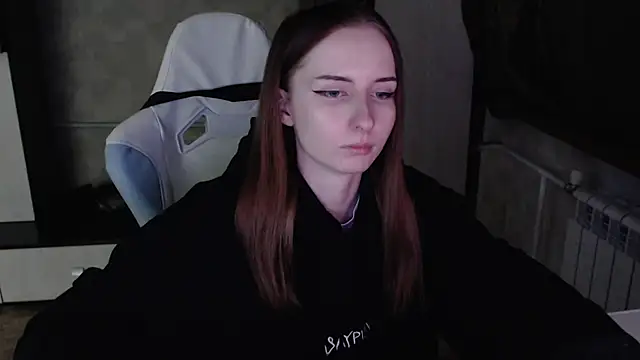 Cutti Crystal online show from February 2026 01:03:02 AM