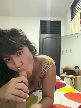Snapshot of Huitaca_ chatting on May 2026 04:39:01 AM Huitaca online show from May 2026 04:39:01 AM