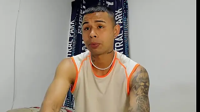  Logan Colton  online show from November 2025 09:17:01 PM