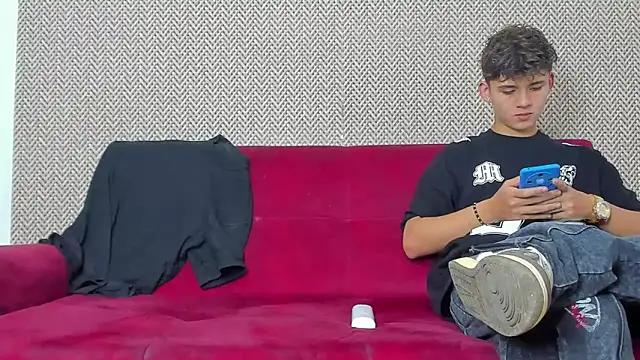 willy sexxx18 online show from February 2026 07:45:01 PM