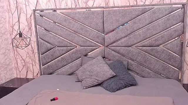 SASHA BROWNIE   online show from December 2025 07:54:01 PM