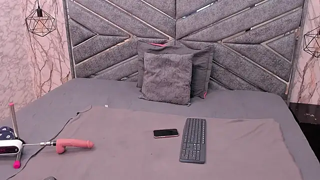 SASHA BROWNIE   online show from February 2026 07:45:01 PM