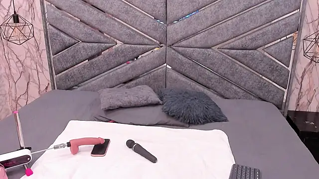 SASHA BROWNIE   online show from March 2026 07:52:01 PM