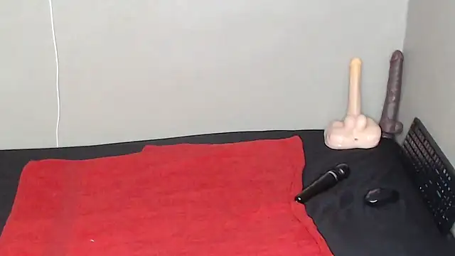 TrishahXo online show from February 2026 03:11:01 AM