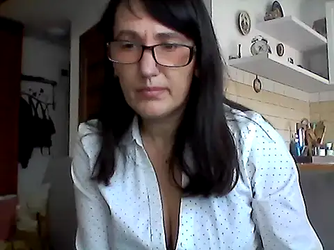 Elena48324 online show from April 2026 01:41:02 PM