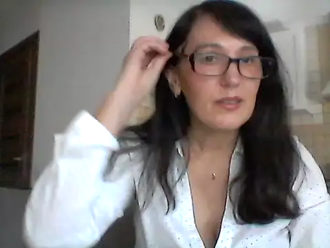 Snapshot of Elena48324 chatting on June 2026 01:10:02 PM Elena48324 online show from June 2026 01:10:02 PM