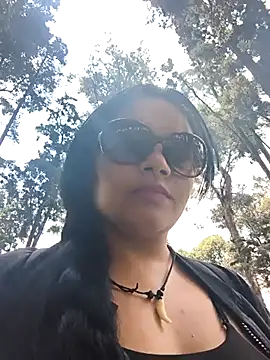 Snapshot of Yaya_watson chatting on April 2026 06:01:02 PM Yaya watson online show from April 2026 06:01:02 PM